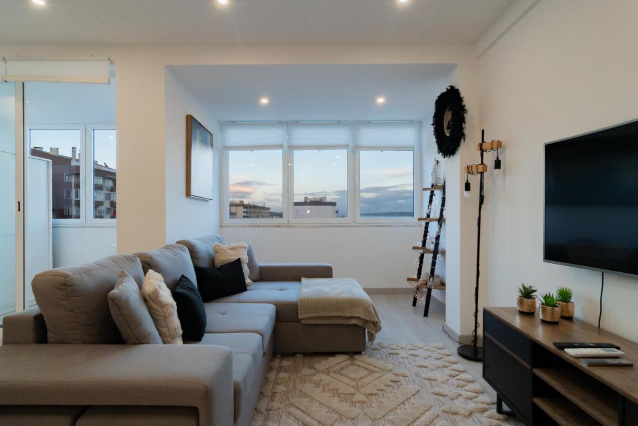 Stylish Apartment W/ River View By Lovelystay Oeiras Exteriér fotografie