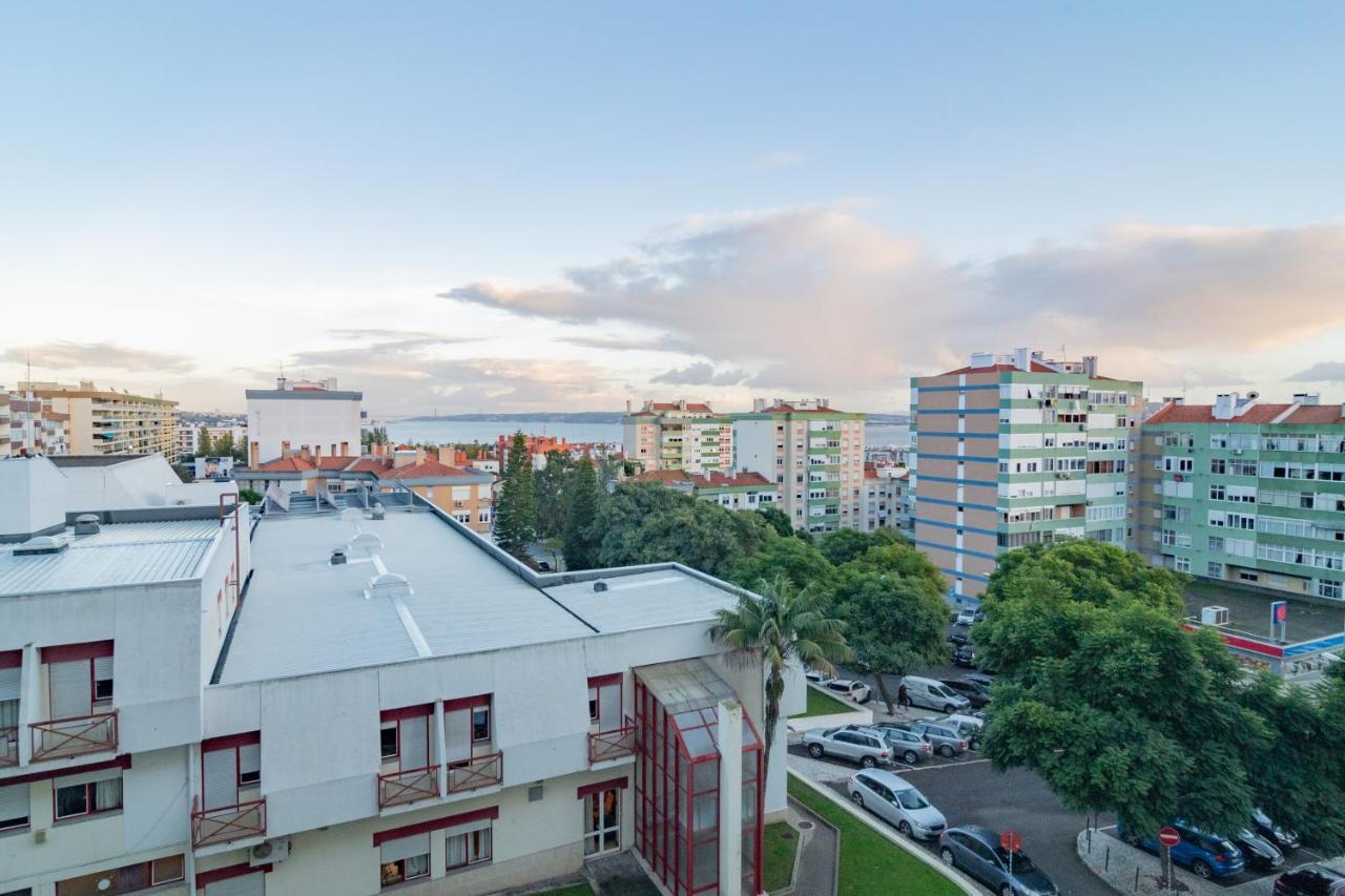 Stylish Apartment W/ River View By Lovelystay Oeiras Exteriér fotografie
