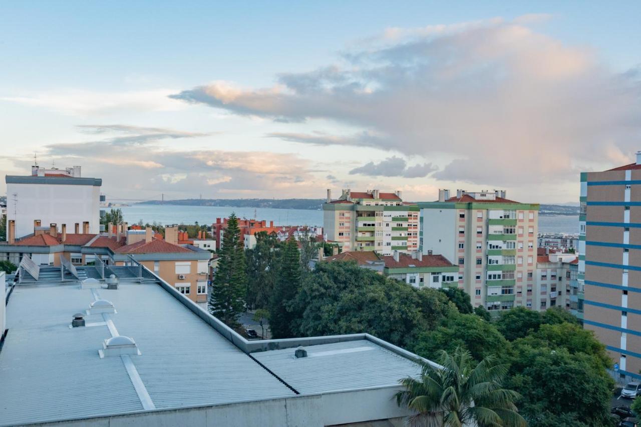 Stylish Apartment W/ River View By Lovelystay Oeiras Exteriér fotografie