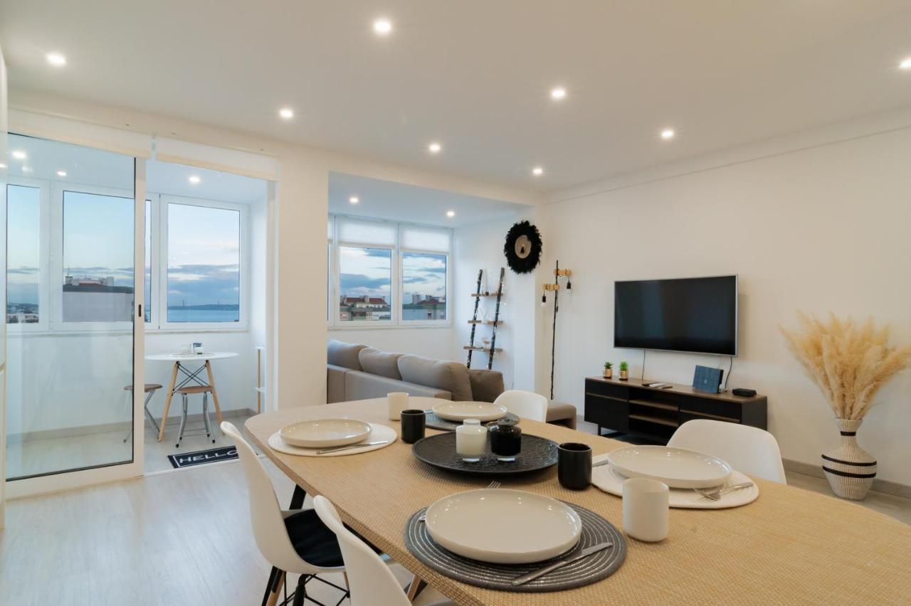 Stylish Apartment W/ River View By Lovelystay Oeiras Exteriér fotografie