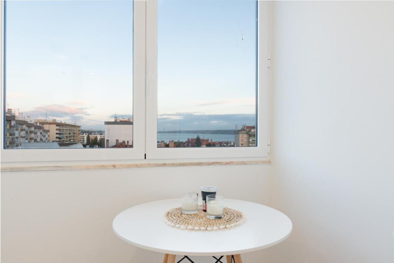 Stylish Apartment W/ River View By Lovelystay Oeiras Exteriér fotografie